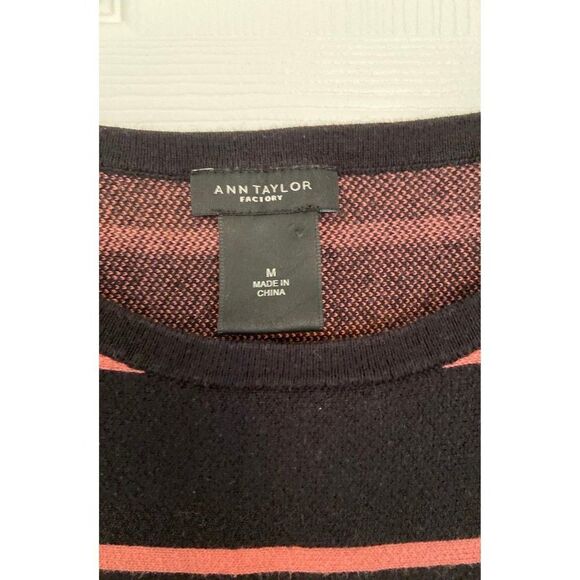 Ann Taylor sleeveless knit top - Picture 2 of 3